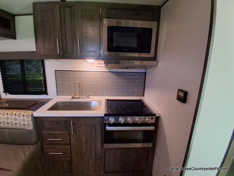 2022 Riverside Rv Riverside Rv, Inc. - $18,980