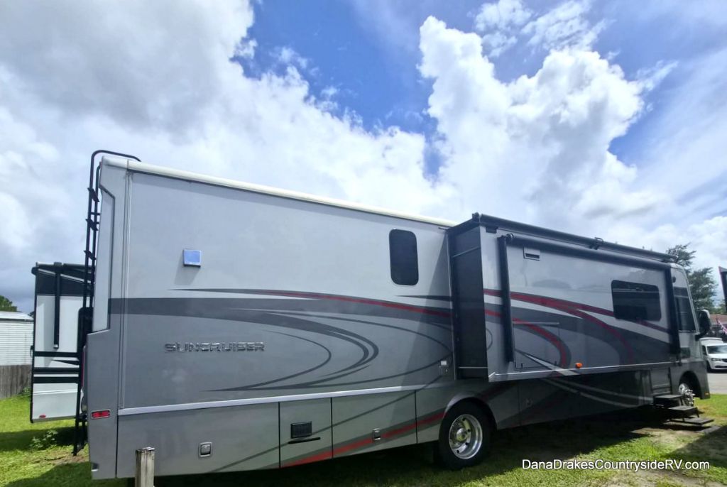 2016 Ford Motorhome Chassis - $84,800