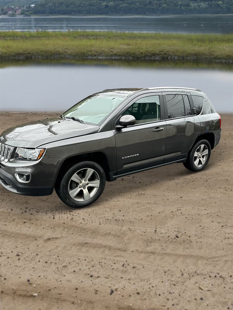 2017 Jeep Compass Latitude photo