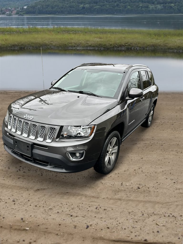 2017 Jeep Compass Latitude photo