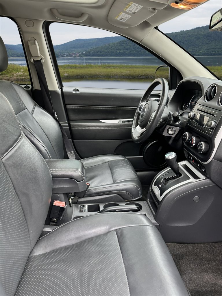 2017 Jeep Compass Latitude photo