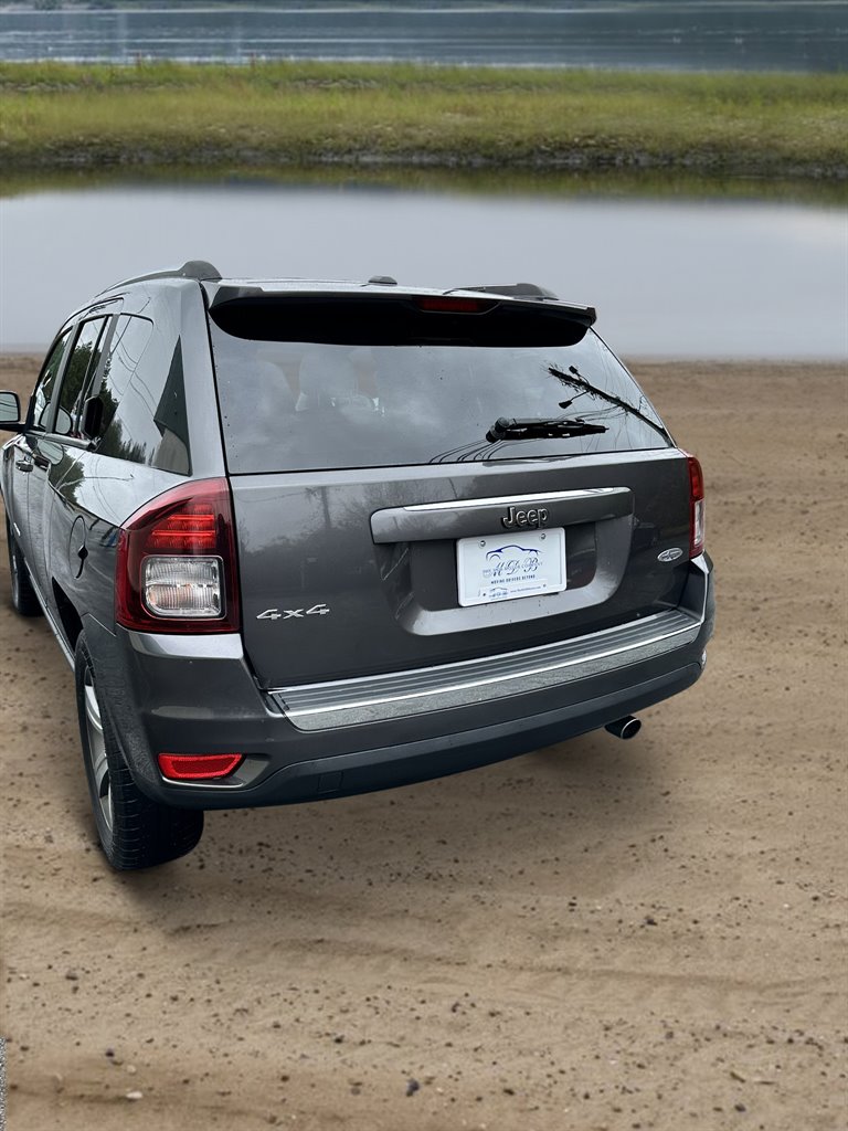 2017 Jeep Compass Latitude photo