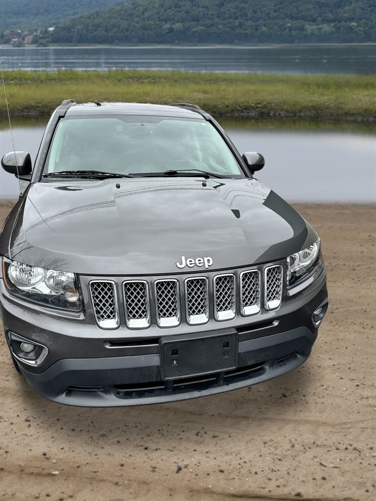 2017 Jeep Compass Latitude photo