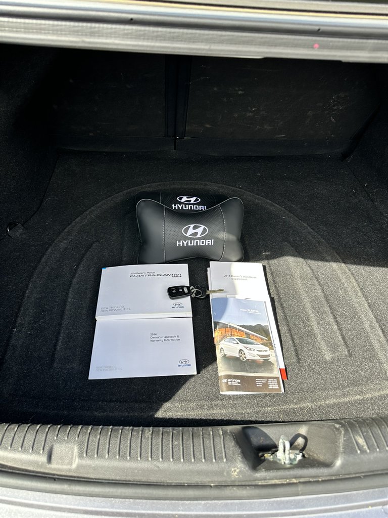 2014 Hyundai Elantra SE photo