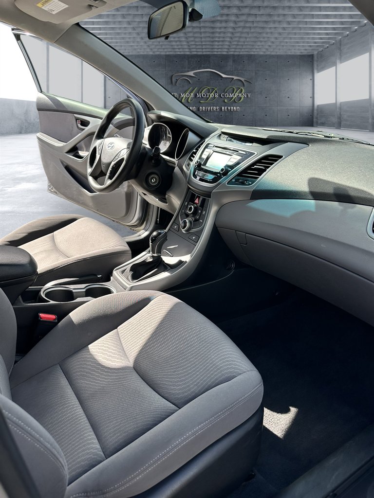 2014 Hyundai Elantra SE photo