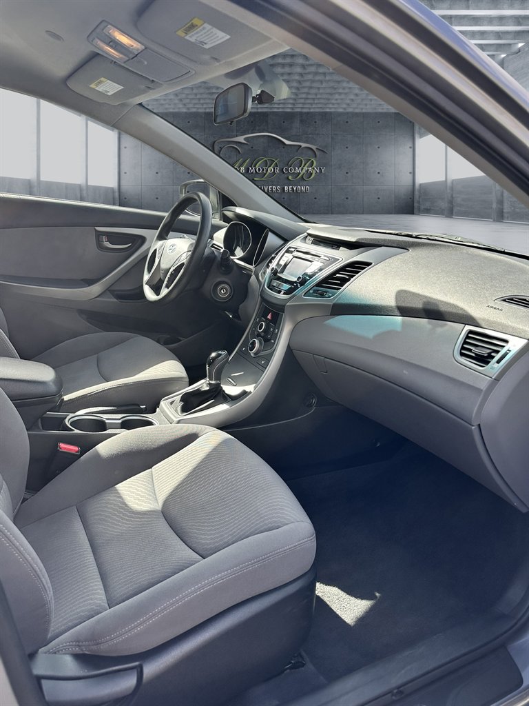 2014 Hyundai Elantra SE photo