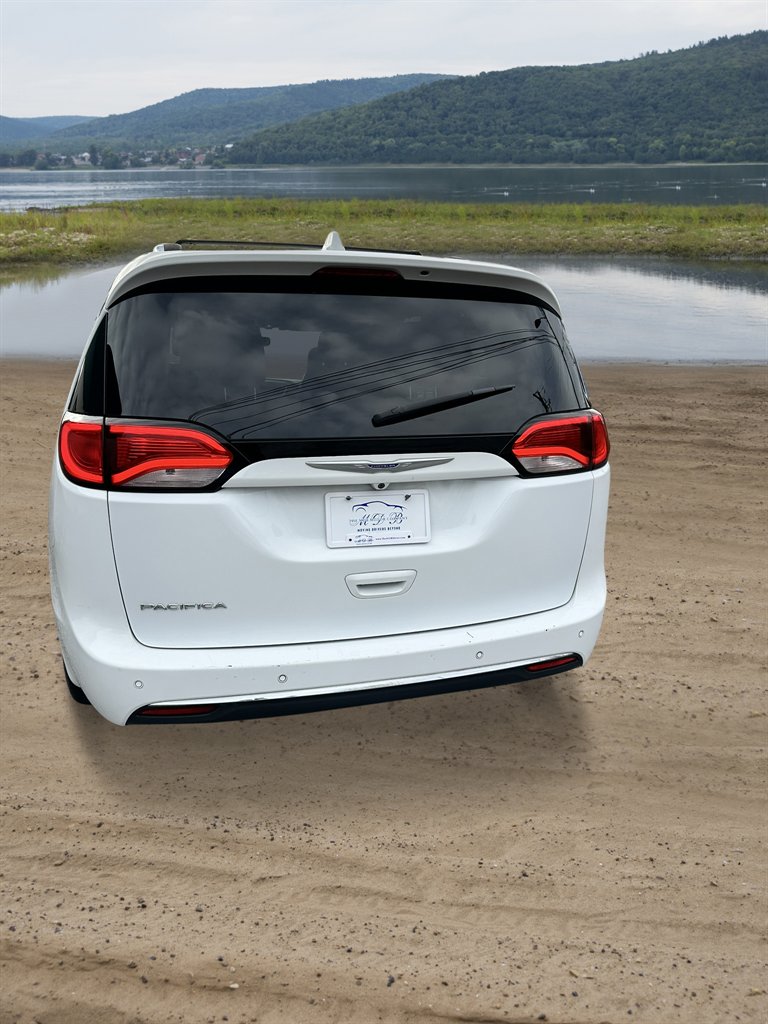 2019 Chrysler Pacifica Touring L photo