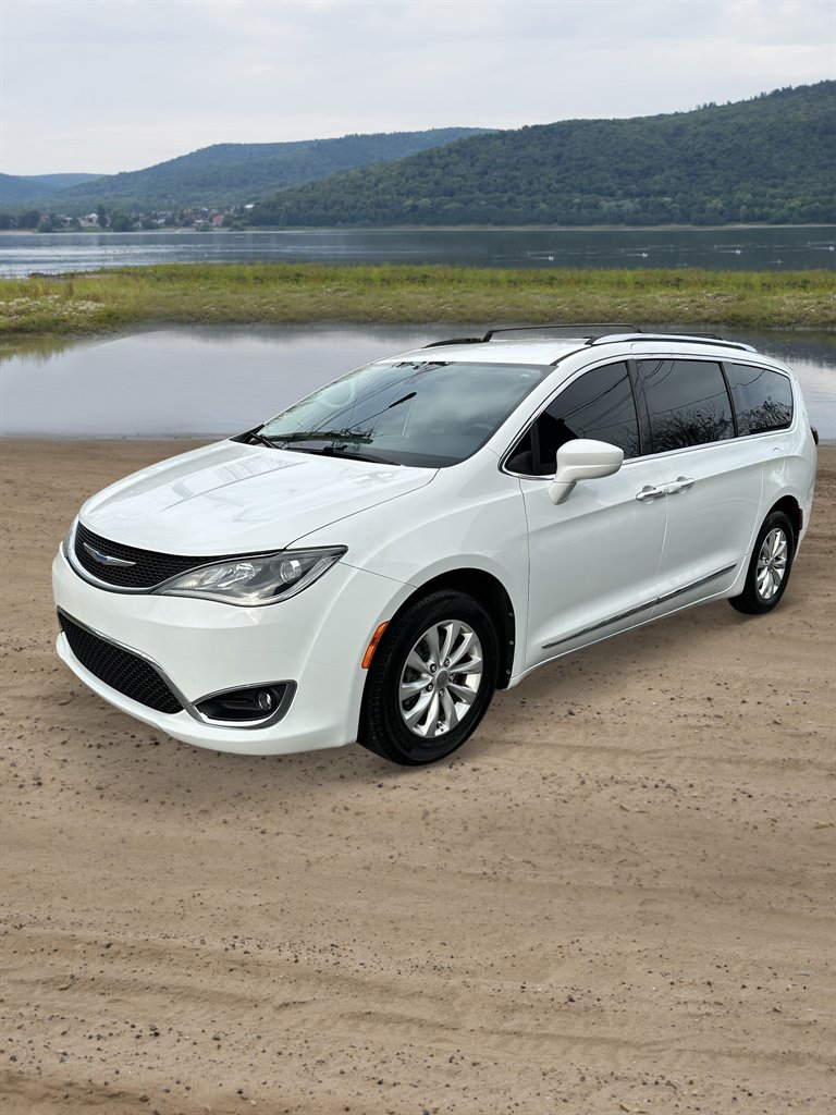 2019 Chrysler Pacifica - $12,995