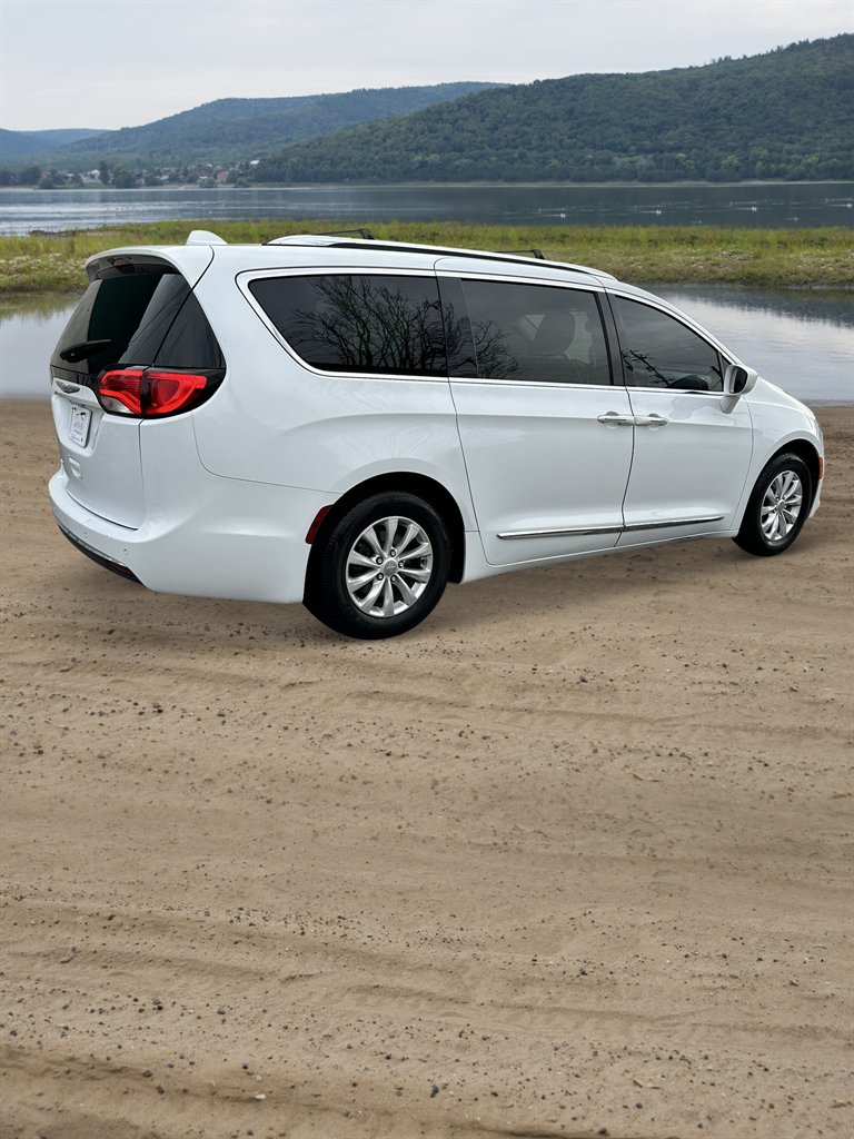 2019 Chrysler Pacifica - $12,995
