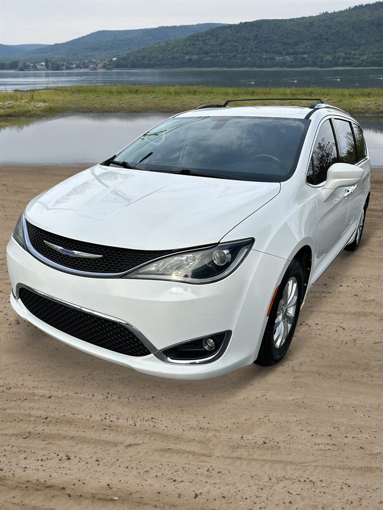 2019 Chrysler Pacifica - $12,995