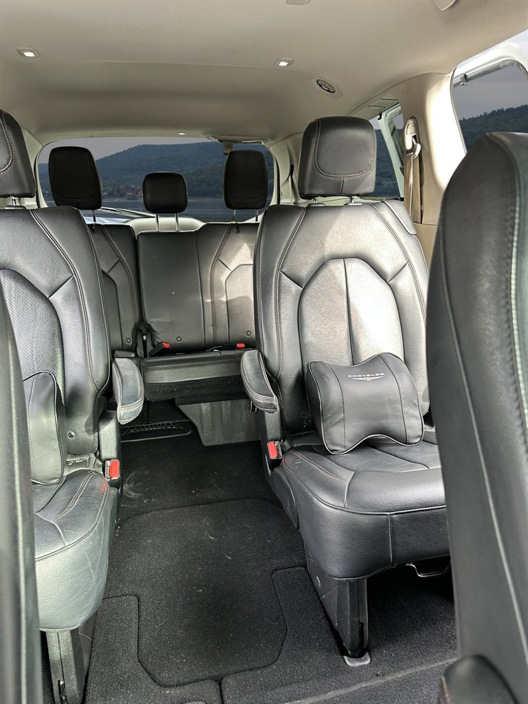 2019 Chrysler Pacifica Touring L photo
