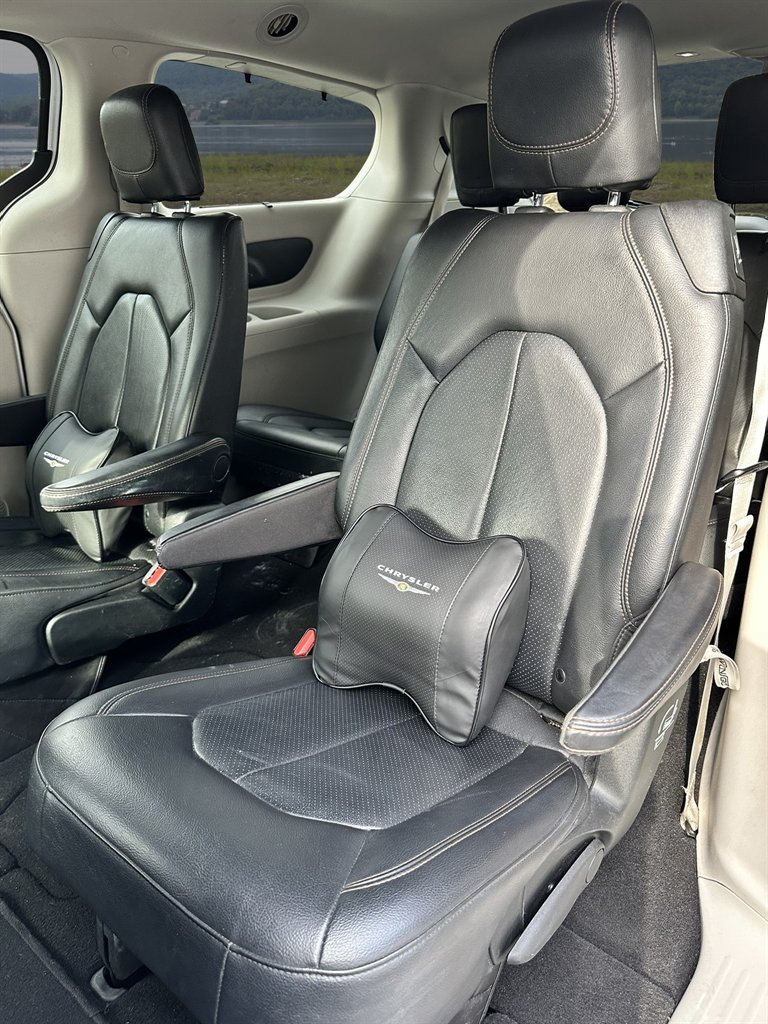 2019 Chrysler Pacifica Touring L photo