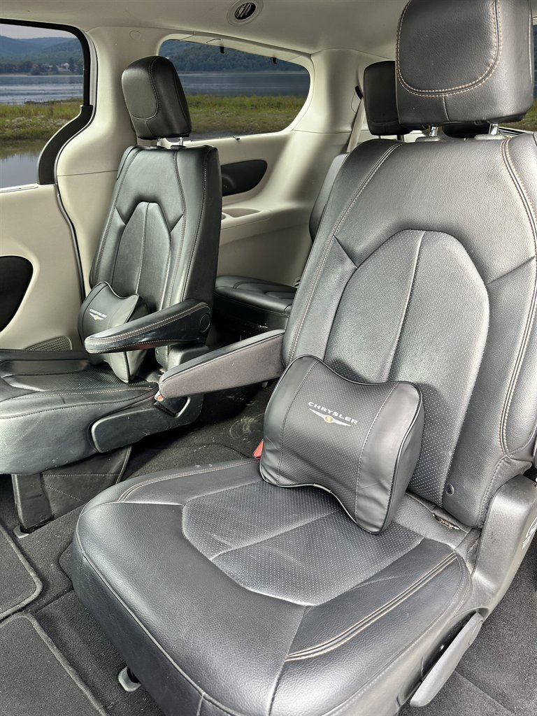 2019 Chrysler Pacifica Touring L photo