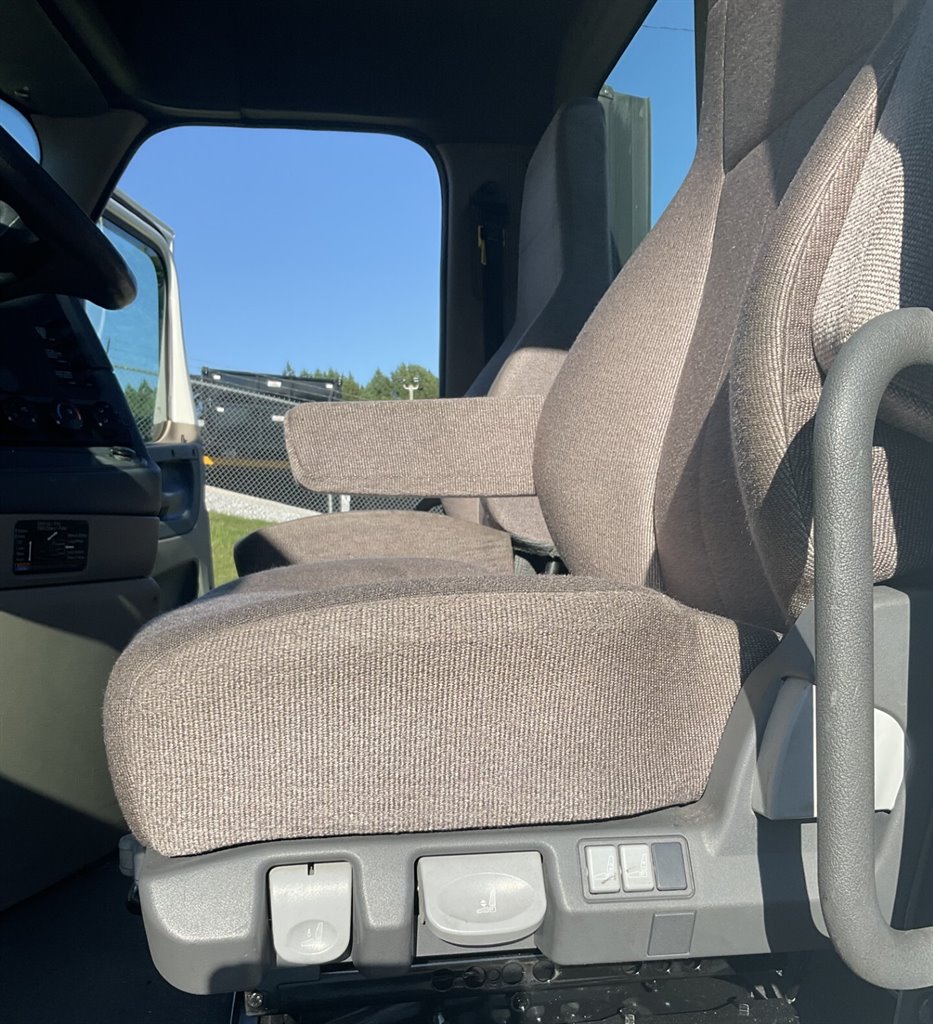 2017 Freightliner Cascadia - $78,900