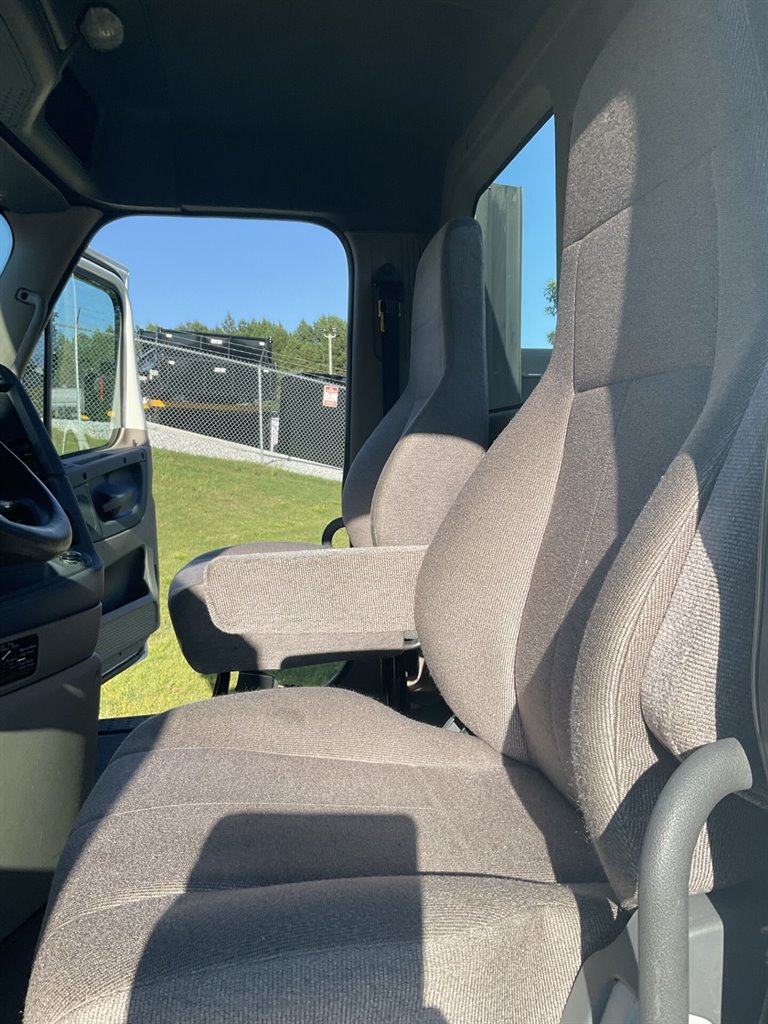 2017 Freightliner Cascadia - $78,900