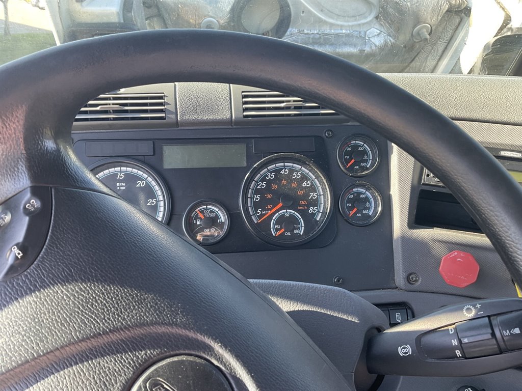 2017 Freightliner Cascadia - $78,900
