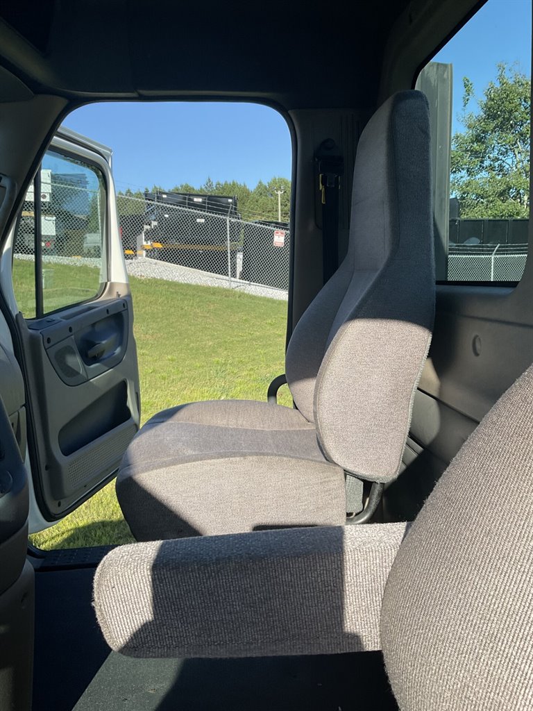 2017 Freightliner Cascadia - $78,900