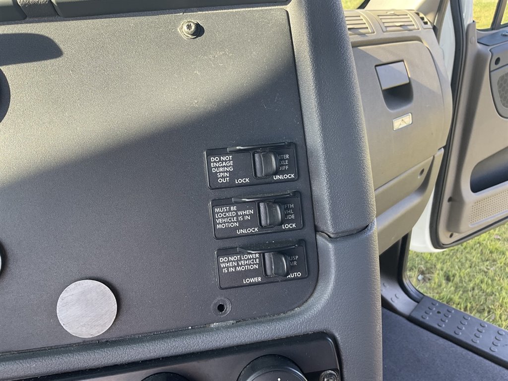 2017 Freightliner Cascadia - $78,900