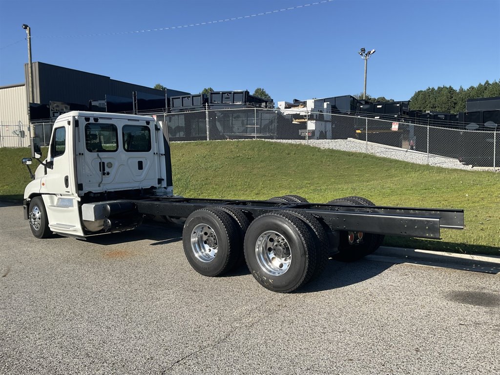 2017 Freightliner Cascadia - $68,900