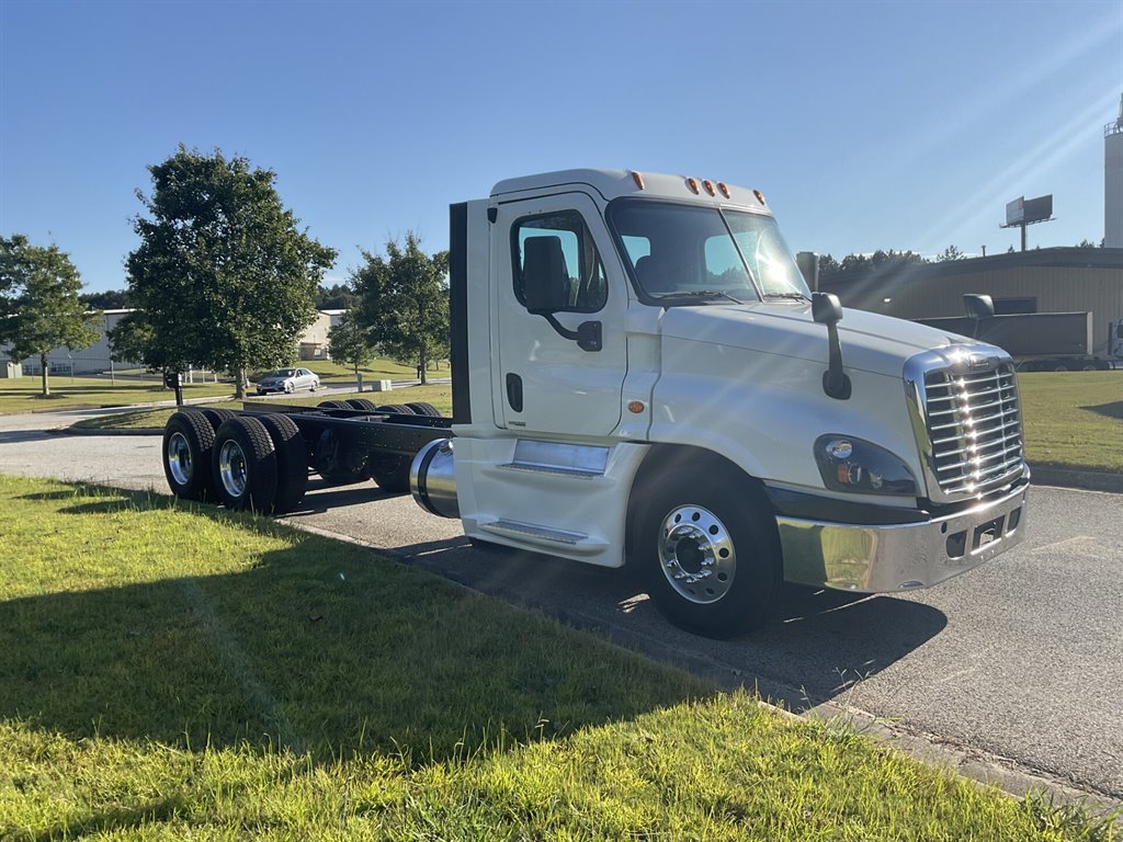 2017 Freightliner Cascadia - $68,900