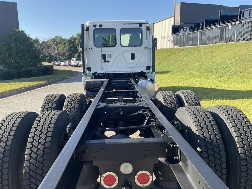 2017 Freightliner Cascadia - $68,900