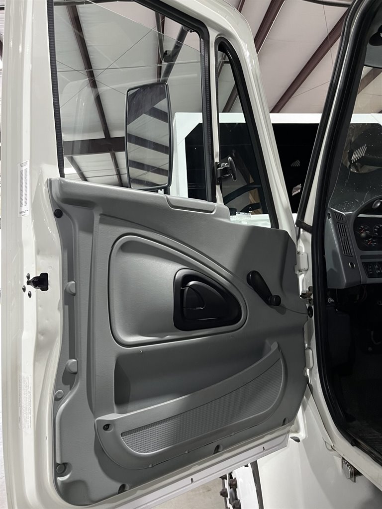 2019 International 4300 - $66,900