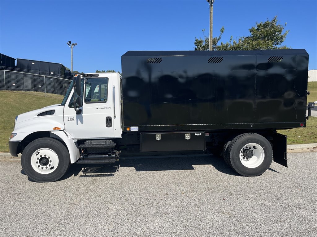 2019 International 4300 - $82,900