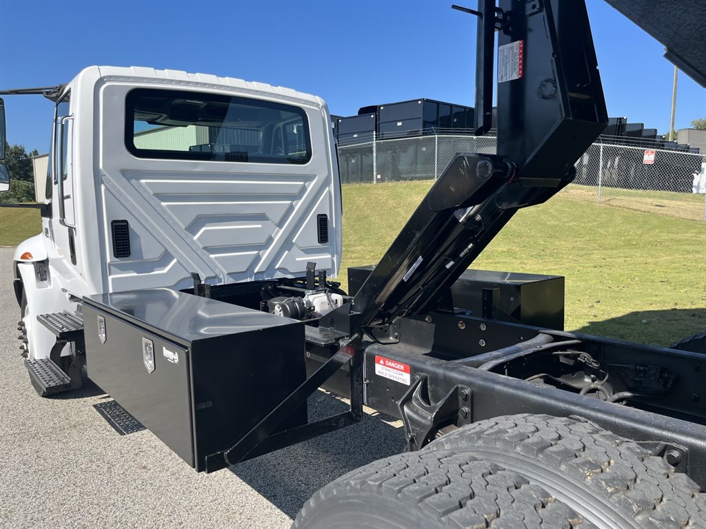 2019 International 4300 - $82,900