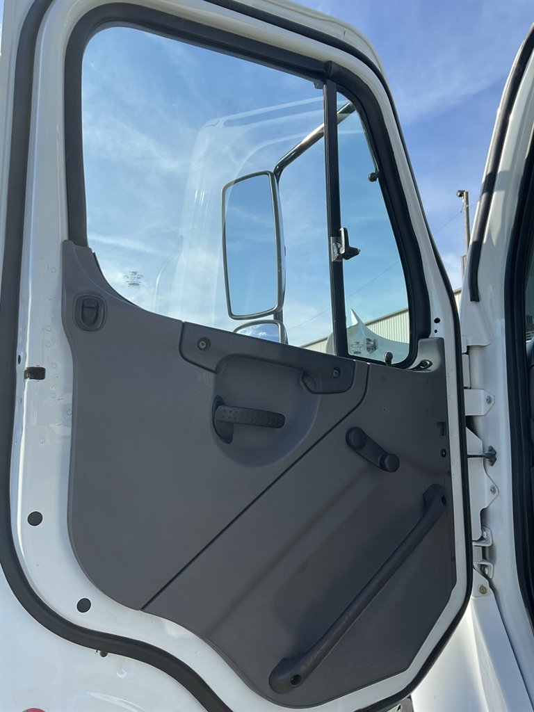 2015 Freightliner M2 - $73,900
