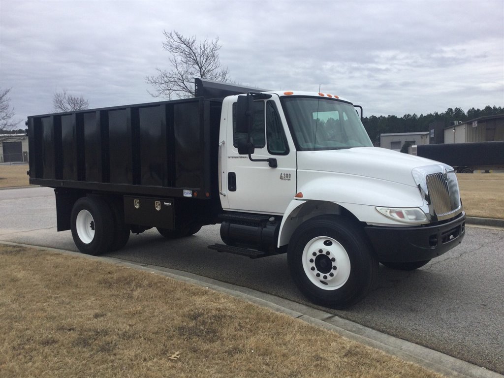 2016 International 4300 - $71,900