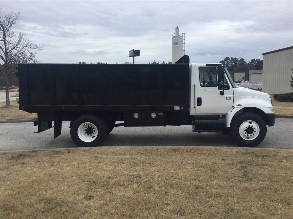 2016 International 4300 - $71,900