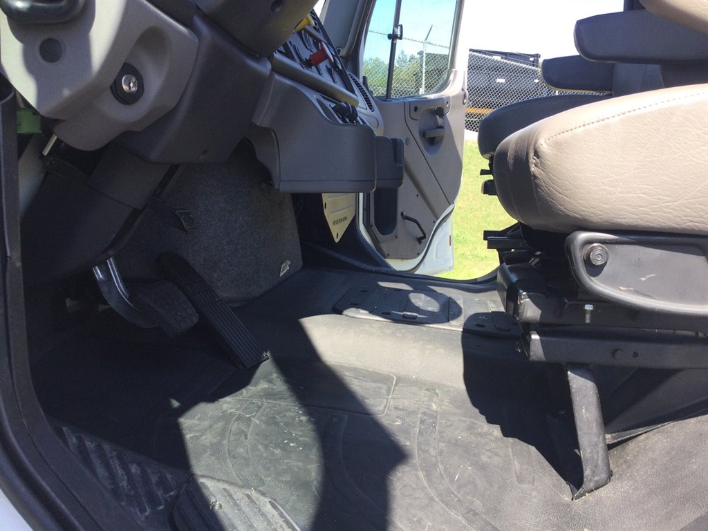 2016 Freightliner M2 - $96,900