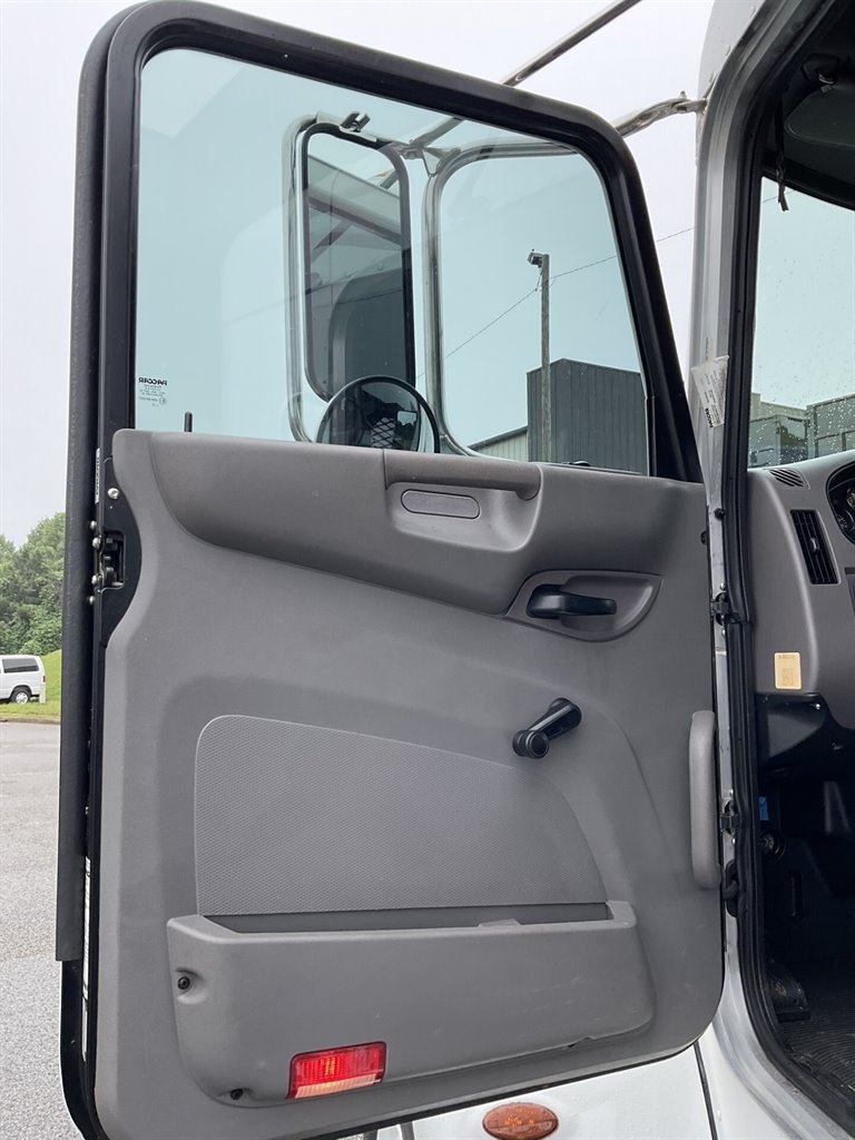 2020 Petebilt 337 - $94,900