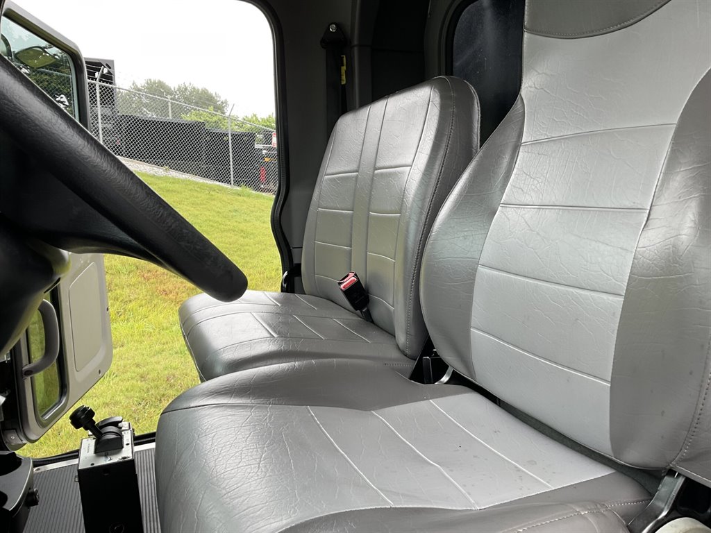 2020 Petebilt 337 - $94,900