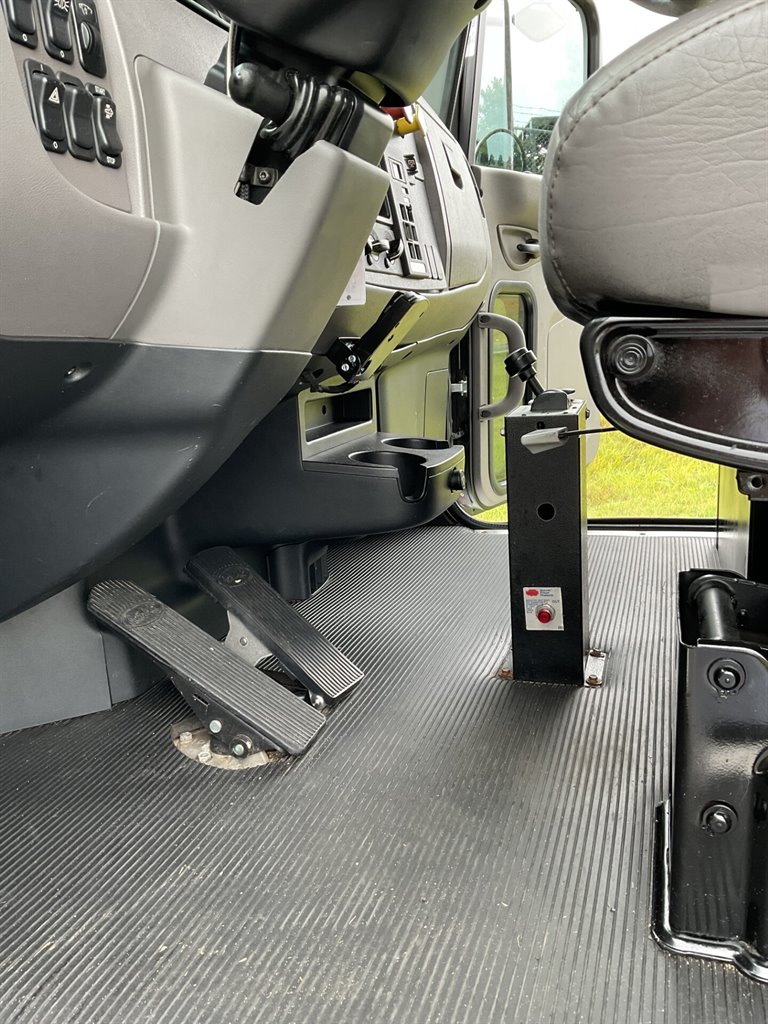 2020 Petebilt 337 - $94,900