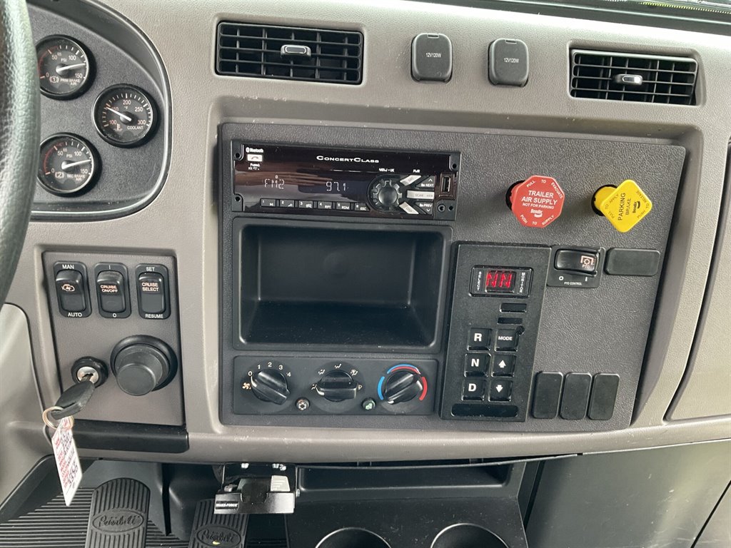2020 Petebilt 337 - $94,900