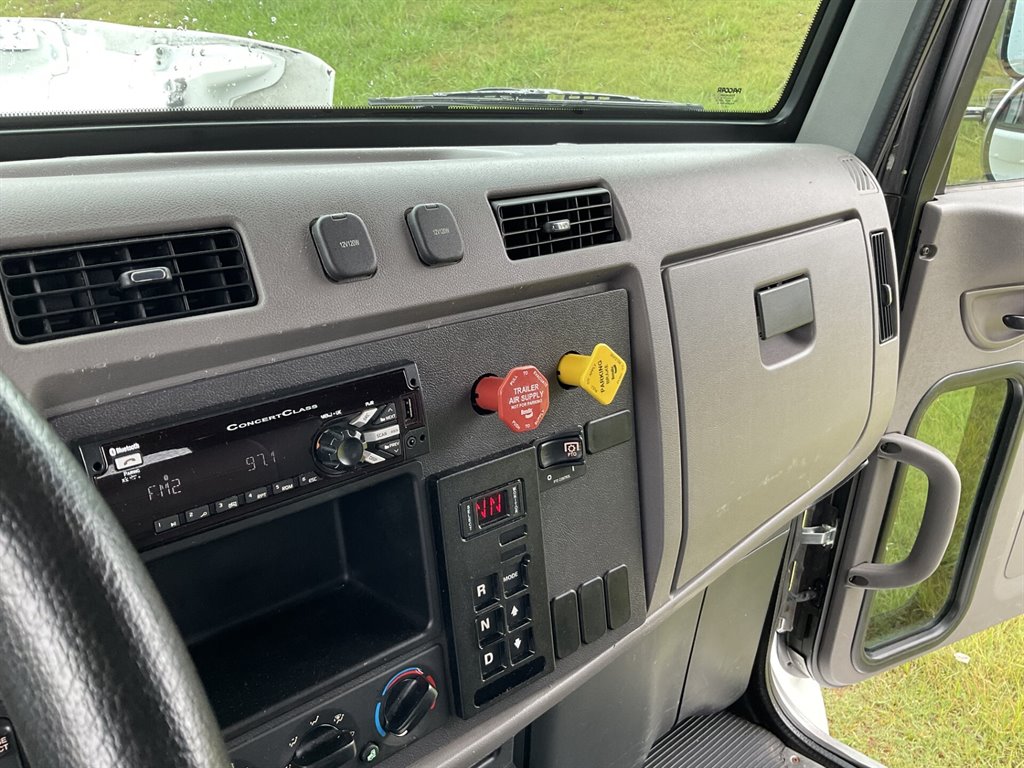 2020 Petebilt 337 - $94,900