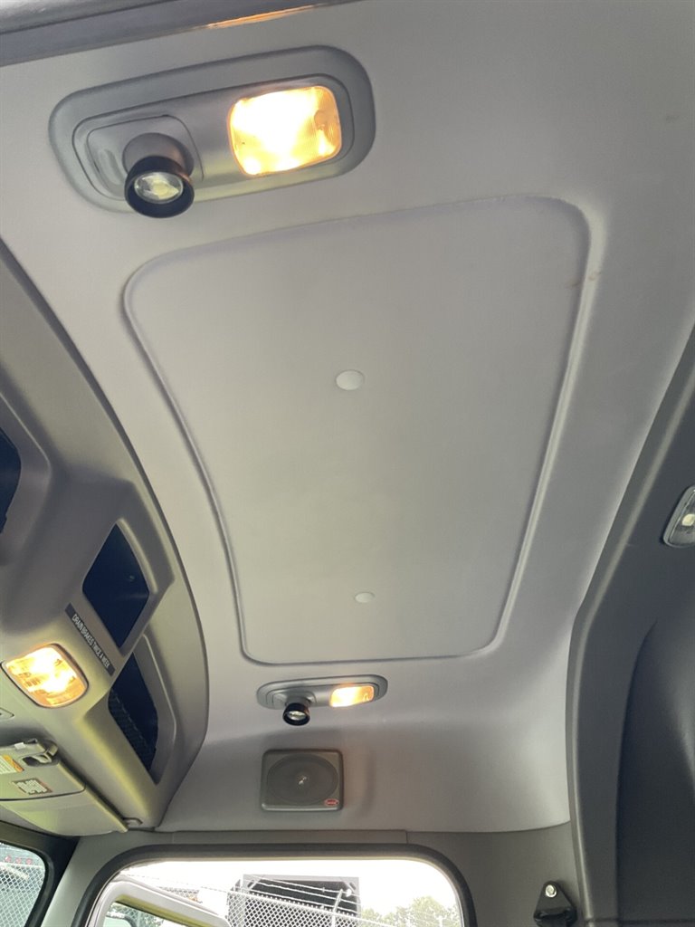 2020 Petebilt 337 - $94,900