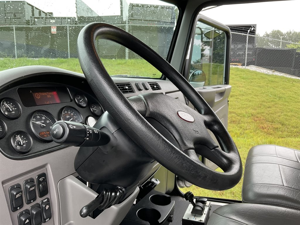 2020 Petebilt 337 - $94,900