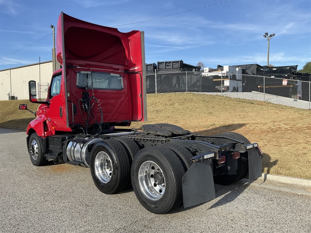 2017 Freightliner Cascadia - $37,000