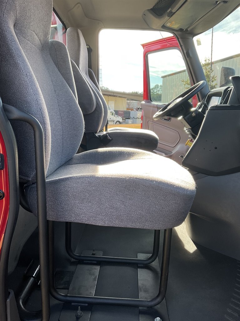 2017 Freightliner Cascadia - $37,000
