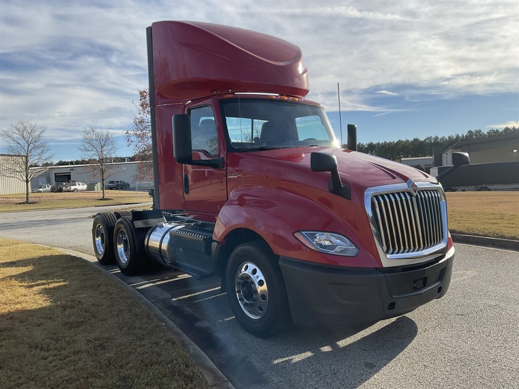 2017 Freightliner Cascadia - $37,000
