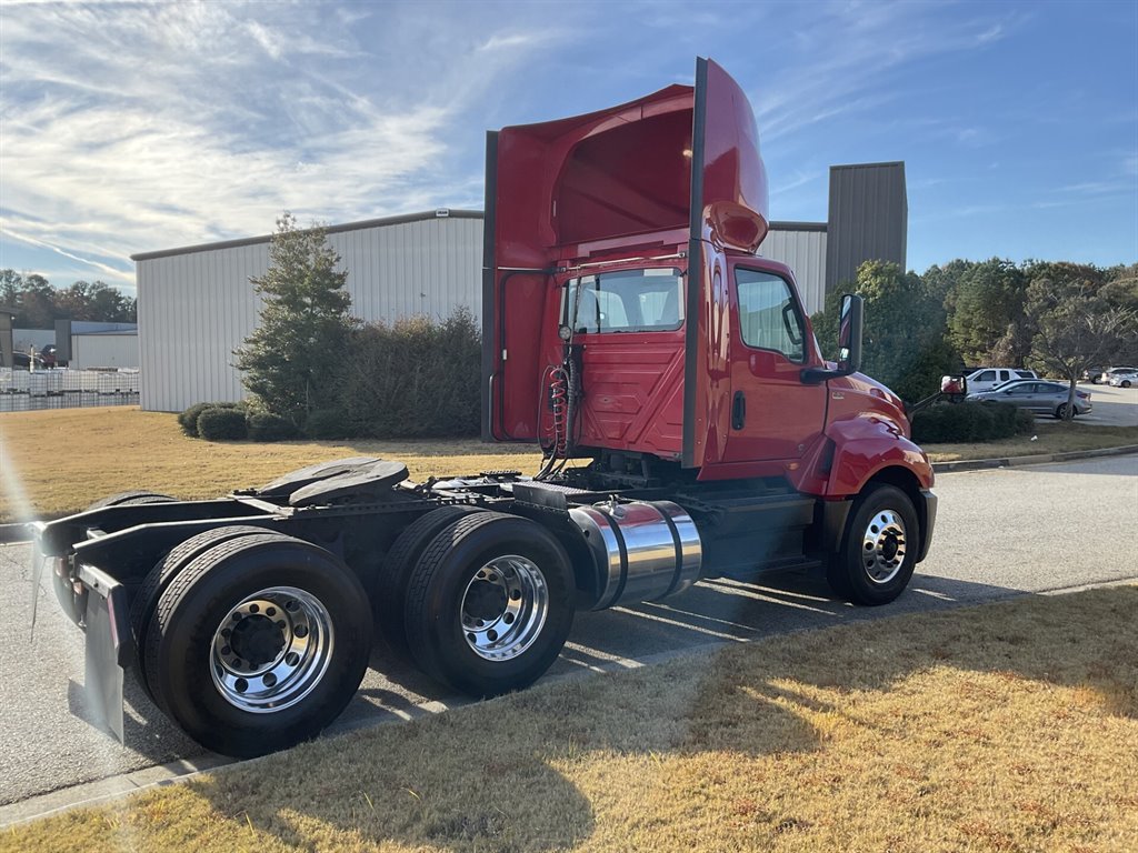 2017 Freightliner Cascadia - $37,000