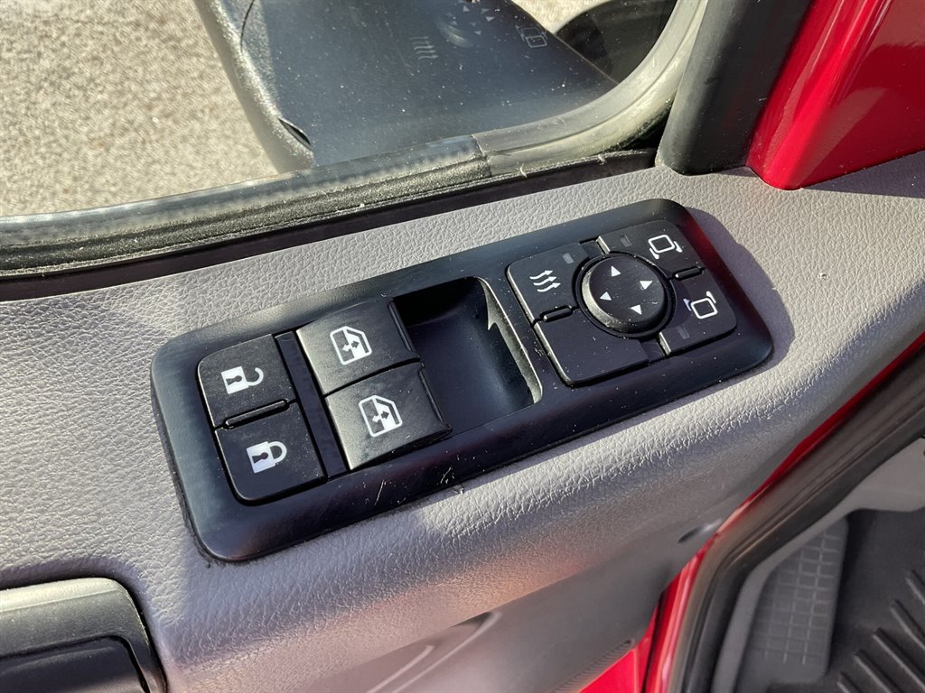 2017 Freightliner Cascadia - $37,000
