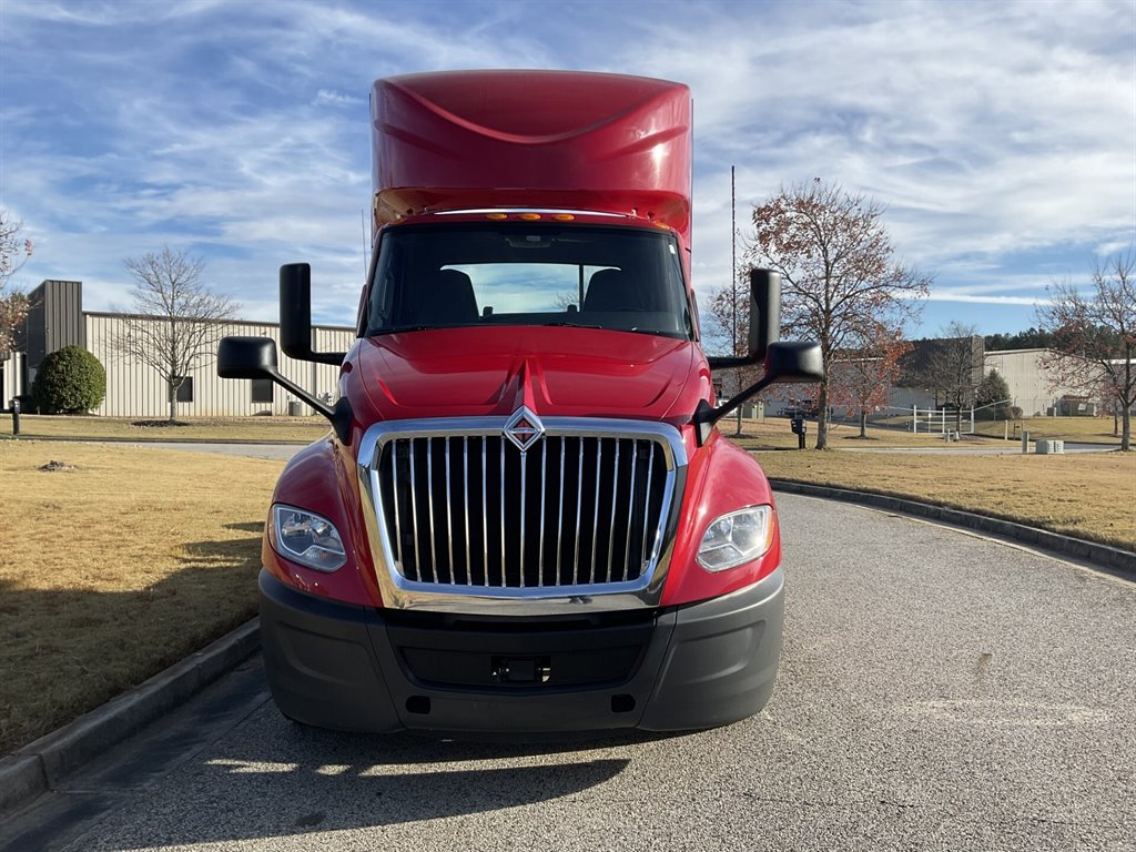 2017 Freightliner Cascadia - $37,000