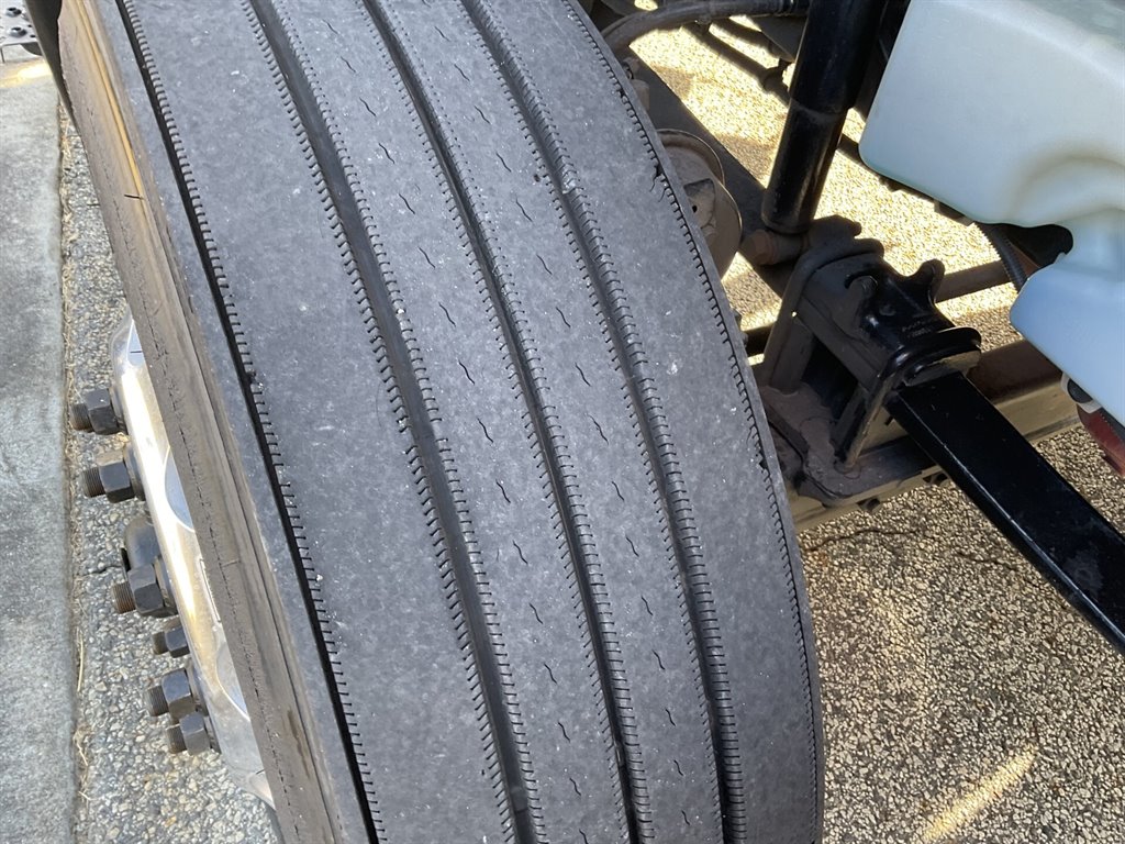 2017 Freightliner Cascadia - $37,000