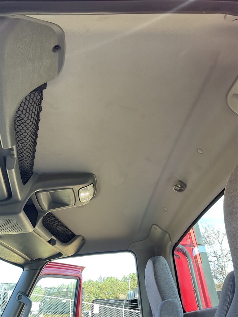 2017 Freightliner Cascadia - $37,000