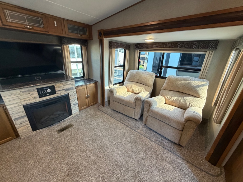 2017 Keystone Keystone - $15,900