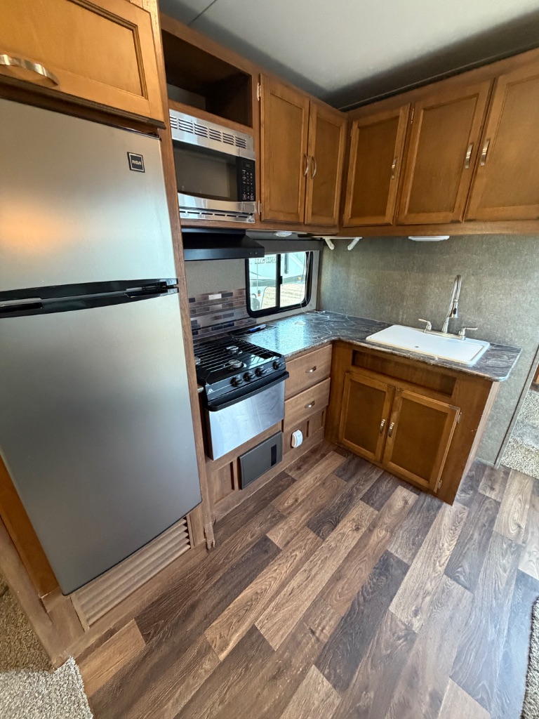 2017 Keystone Keystone - $15,900