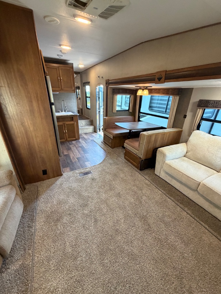 2017 Keystone Keystone - $15,900